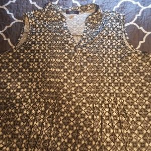 Black and White Sleeveless Shirt